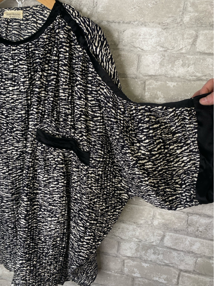 Gianni Versace Size M/L white/black Blouse