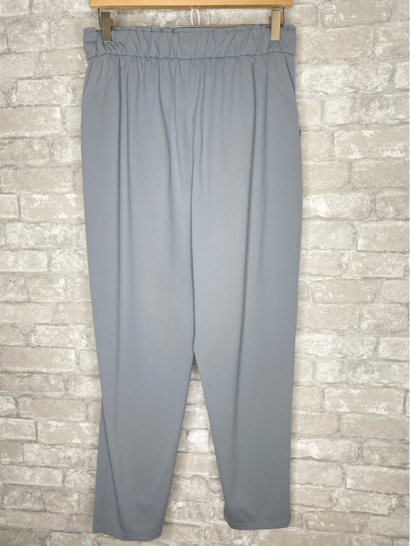Lululemon Size M/8 grey Pants