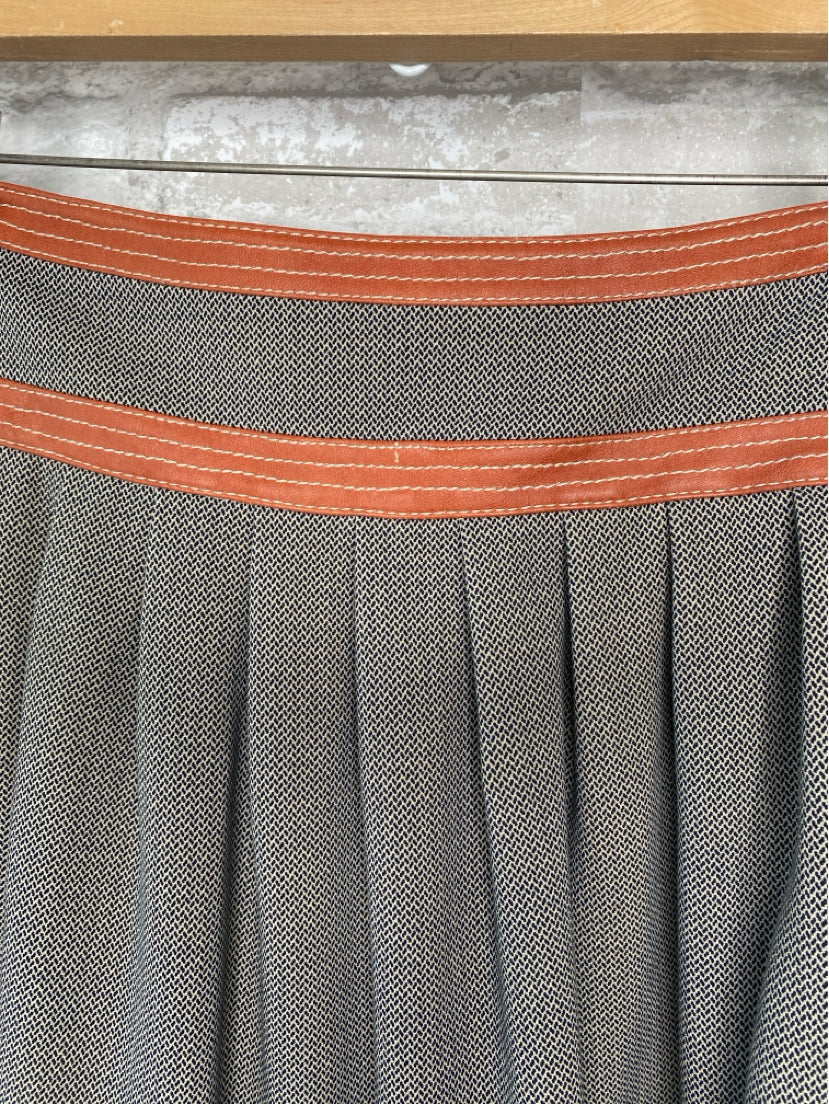 Diane Von Furst Size M/8 Tan/Navy/Burnt Orange Skirt