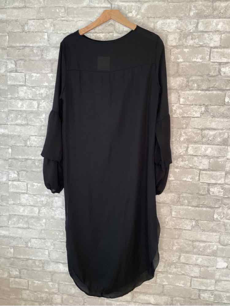 Pretty Garden Size M Black Blouse