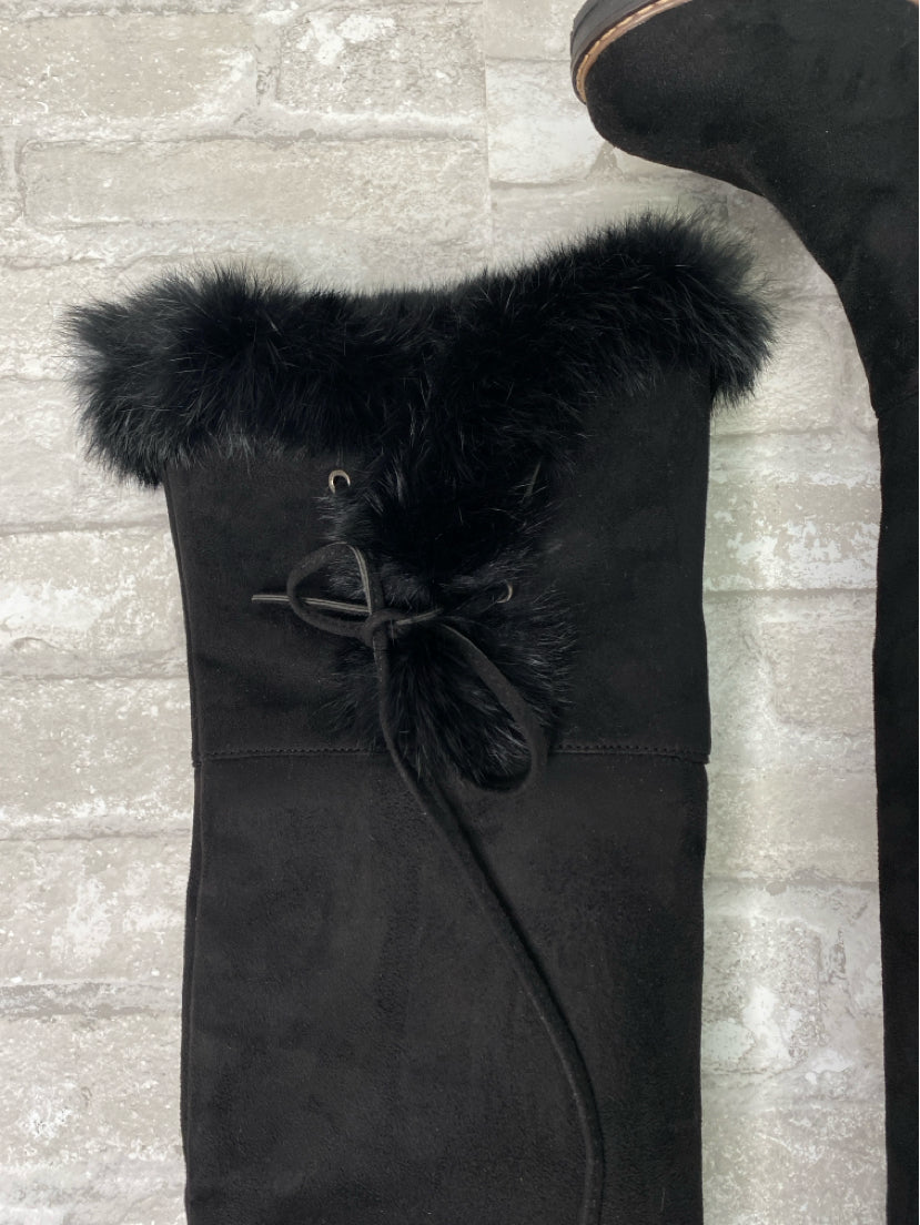 Cybling Size 6.5 Black Boots