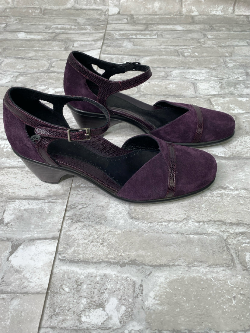 Dansko Size 8.5 Purple Heels