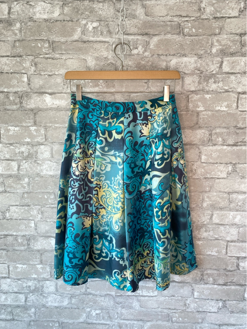Fresh twist Size 2 Navy/Teal/Gold Skirt