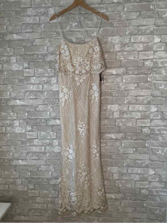 Adrianna Papell Size XS/2 Cream/White Gown/Evening Wear