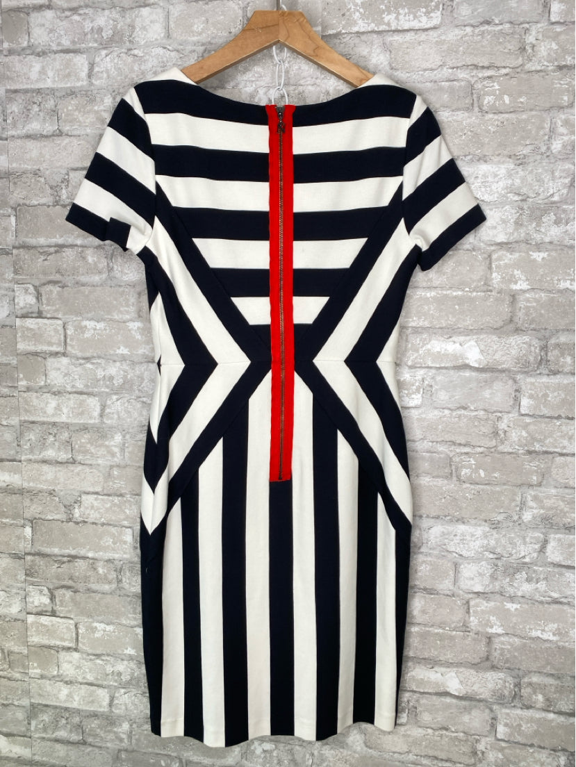 NUE by Shani Size M/10 Black/white Dress