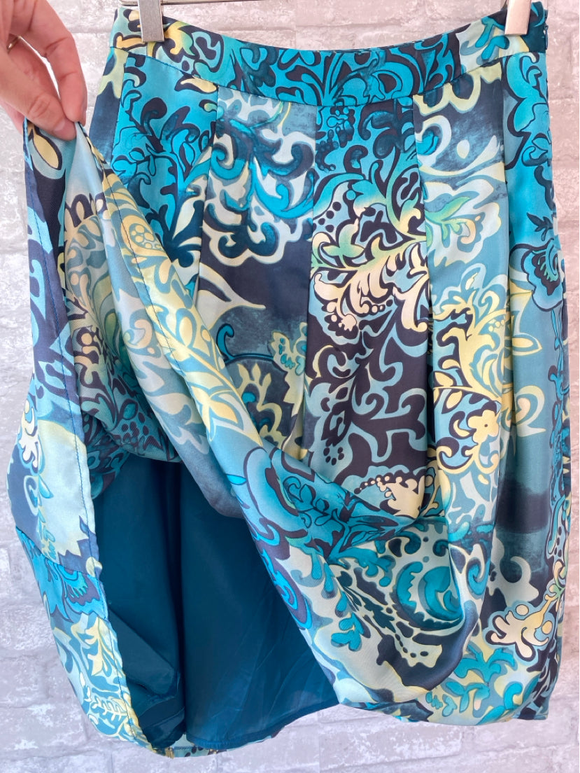 Fresh twist Size 2 Navy/Teal/Gold Skirt