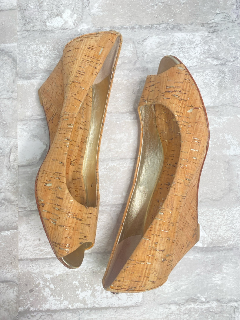Donald J. Pliner Size 8 Tan Wedge