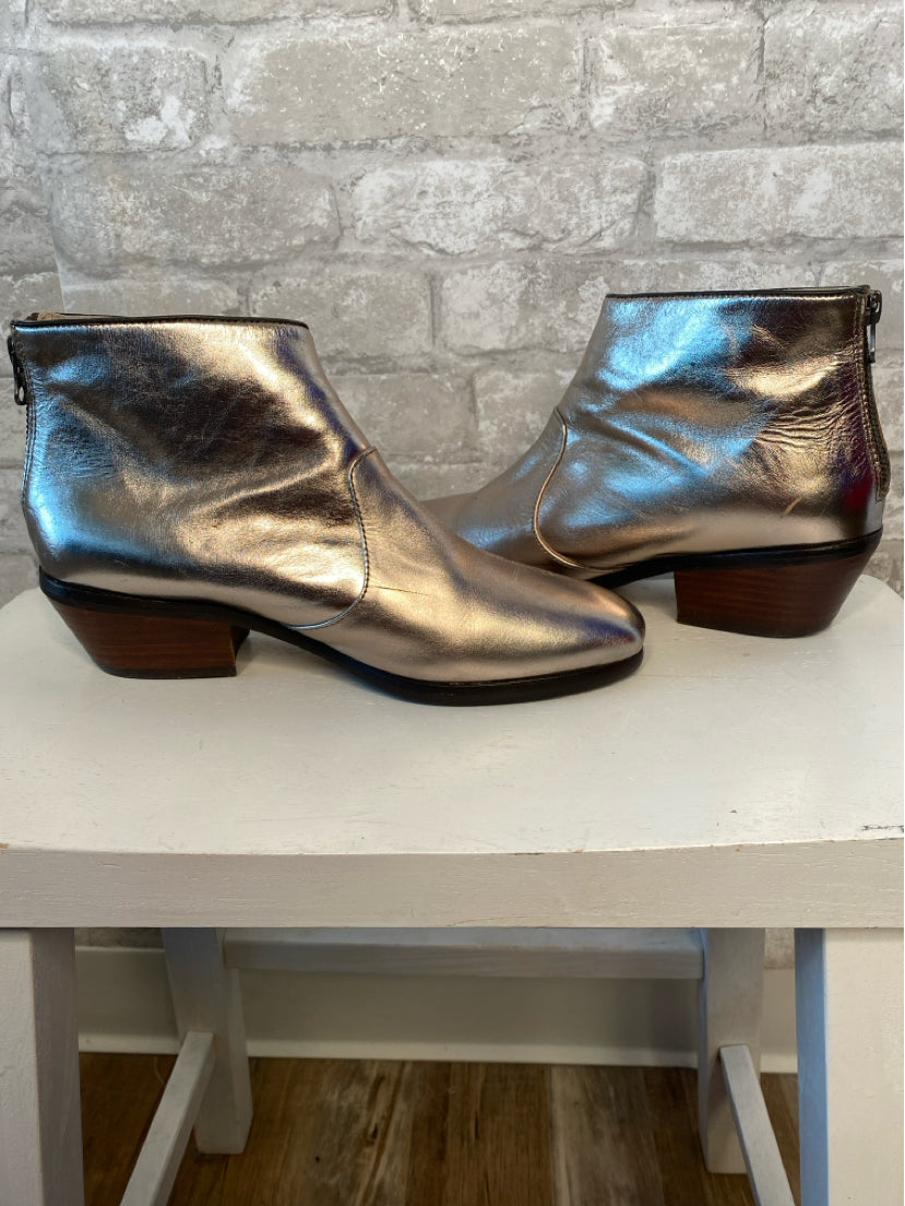 Boden Size 8 Gold Booties