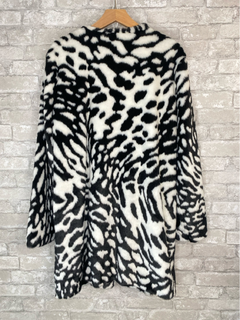 Michael Kors Size XL white/black Coat