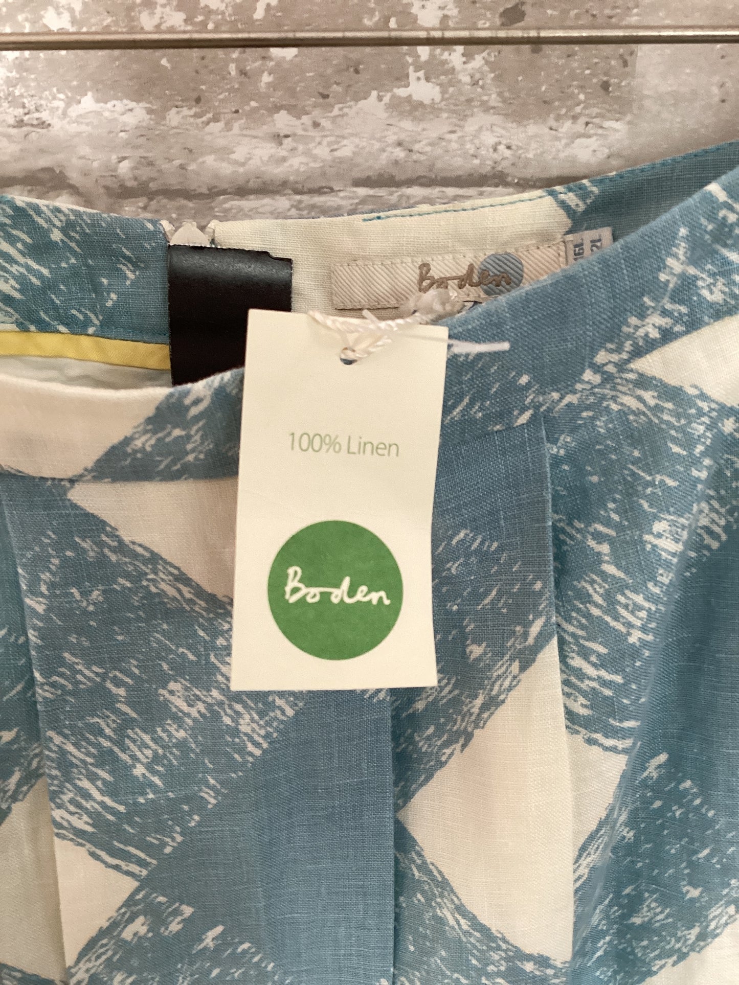 Boden Size L/12 light blue/white Skirts