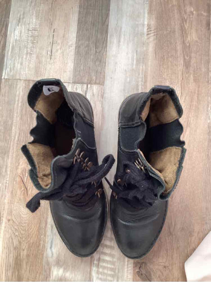 Fly London Size 6 Black Booties