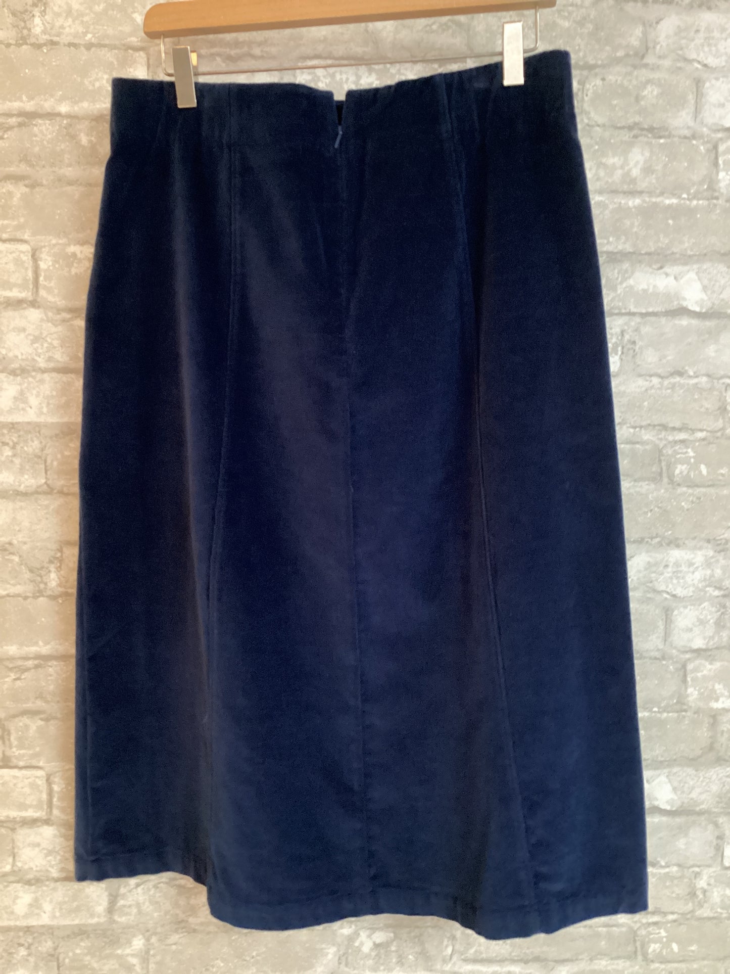 Orvis Size S/6 Marine Navy Skirt
