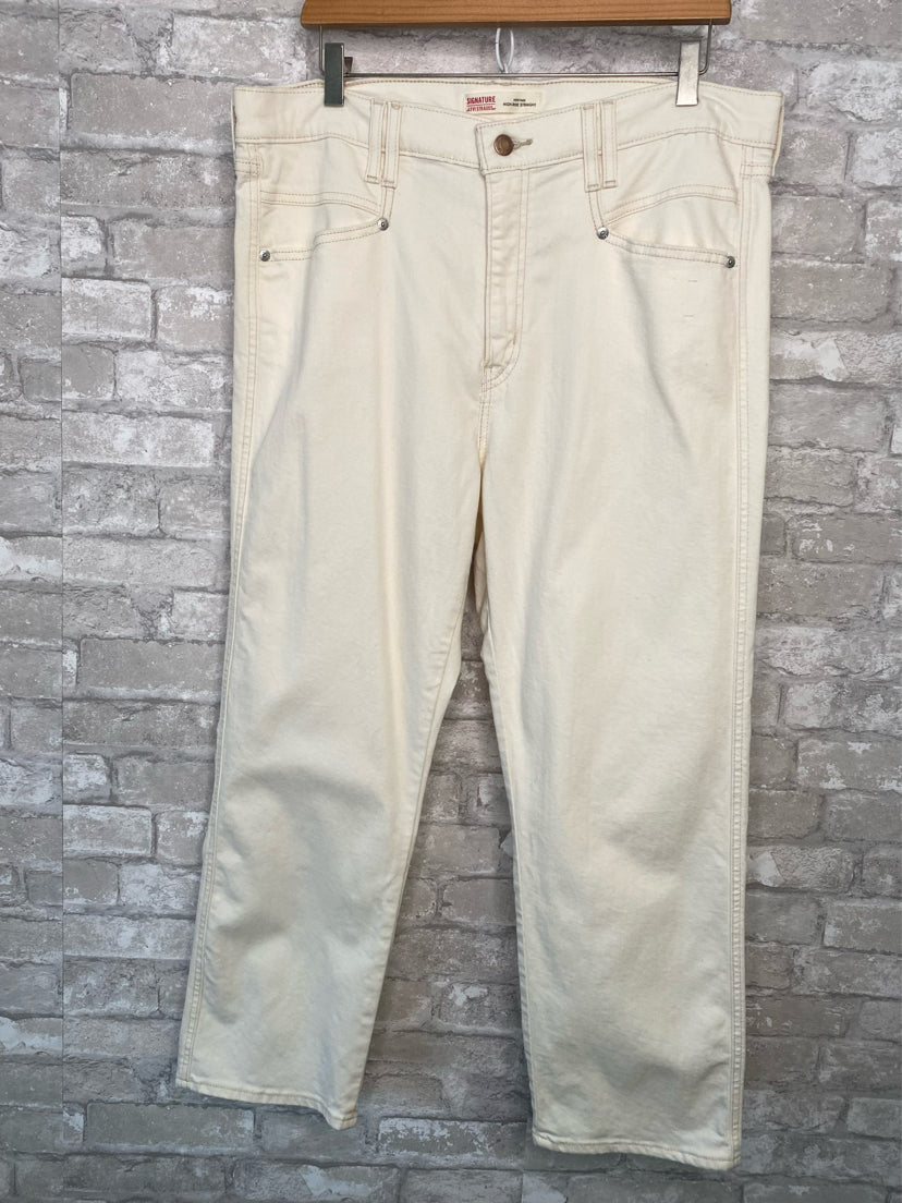 Levi Size 16 Cream Jeans