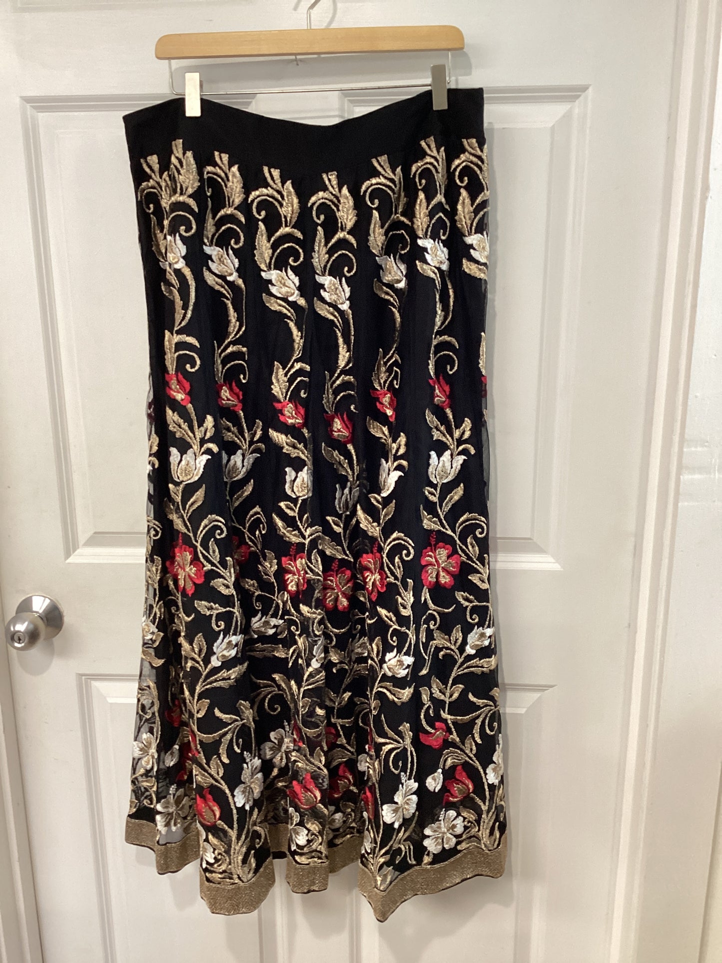 soft Surroundings Size XL black/gold/red Skirt