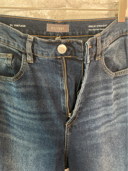 DL1961 Size XS/2 dark wash Jeans