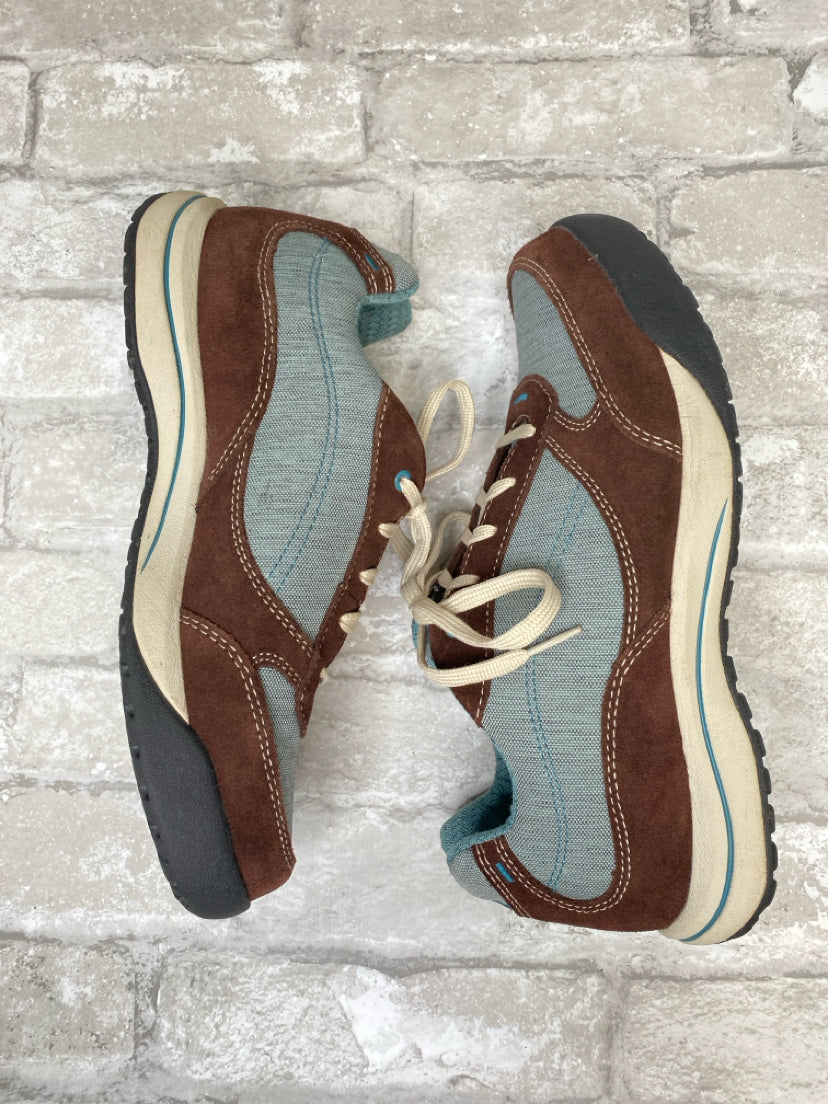 LL Bean Size 8 Teal/brown Sneakers