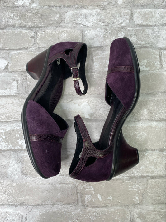 Dansko Size 8.5 Purple Heels