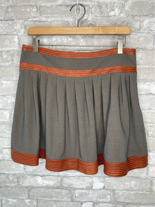 Diane Von Furst Size M/8 Tan/Navy/Burnt Orange Skirt