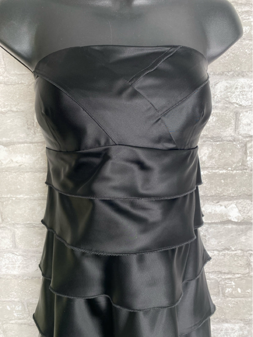 Calvin Klein Size M/8 Black Gown/Evening Wear