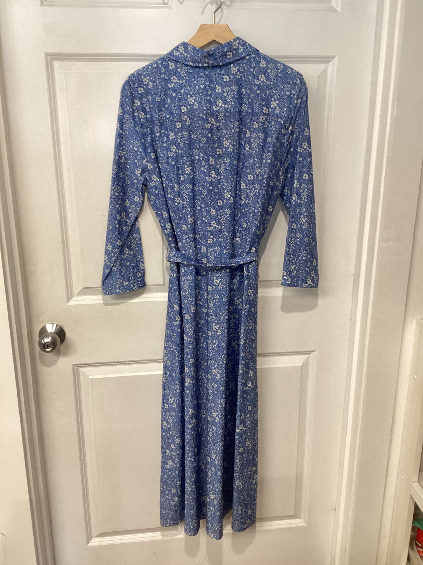 J McLaughlin Size M Blue/White Dress