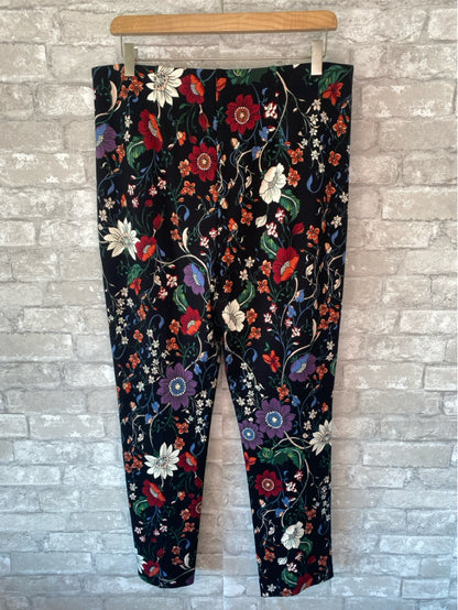 Chicos Size M/10 Black/Multi Pants