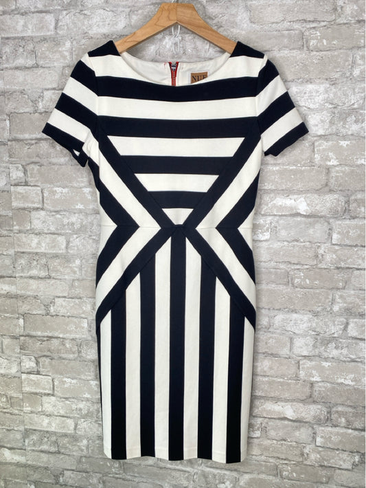 NUE by Shani Size M/10 Black/white Dress