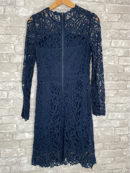 Elie Tahari Size 2 Navy, Black Dress