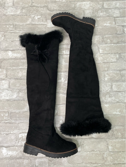 Cybling Size 6.5 Black Boots