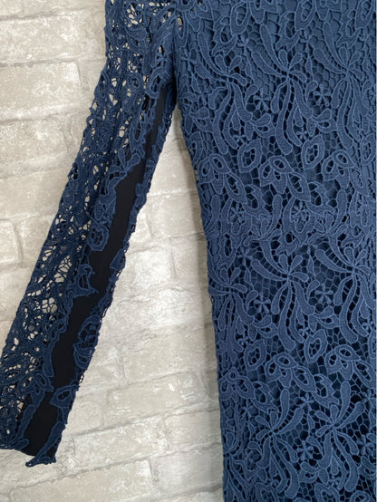 Elie Tahari Size 2 Navy, Black Dress