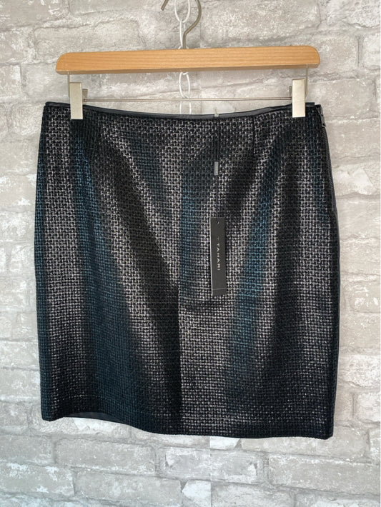 T Tahari Size S/4 Black Skirt