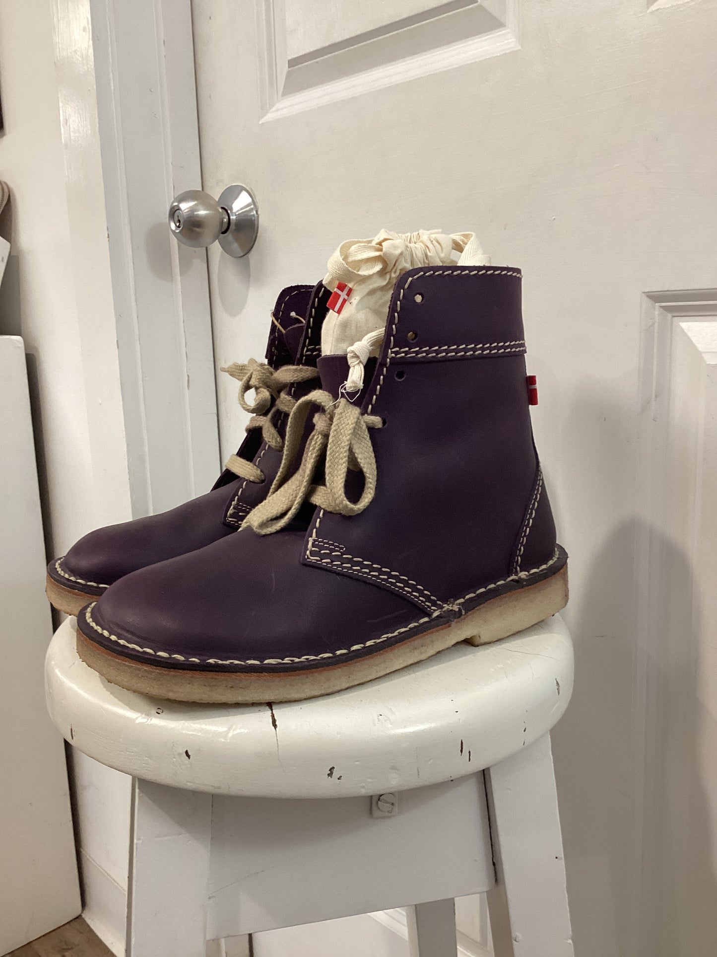 duckfeet Size 9.5/ 40 EU Purple Boots