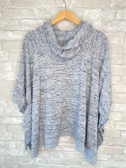 Athleta Size S grey/black Pullover