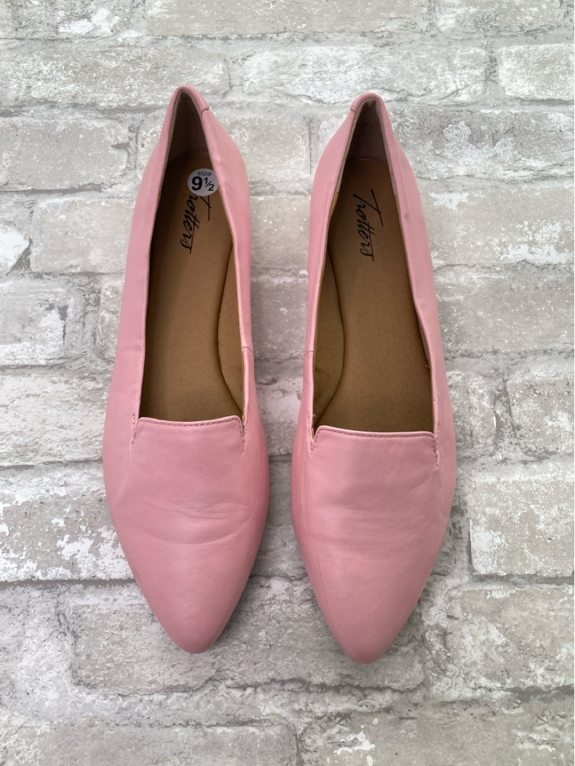 Trotters Size 9.5 Pink Flats