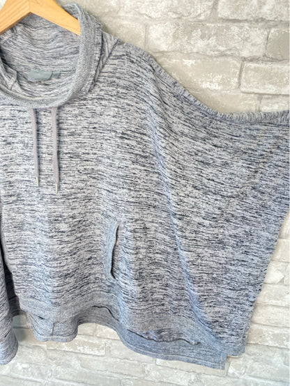 Athleta Size S grey/black Pullover