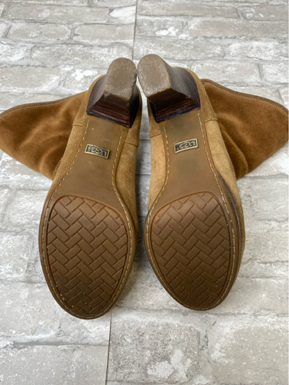 UGG Size 9.5 Camel Boots