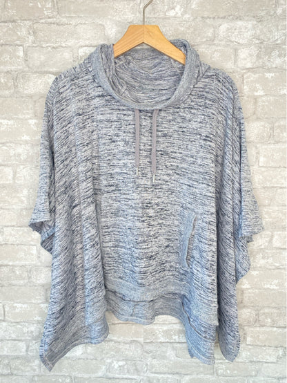 Athleta Size S grey/black Pullover