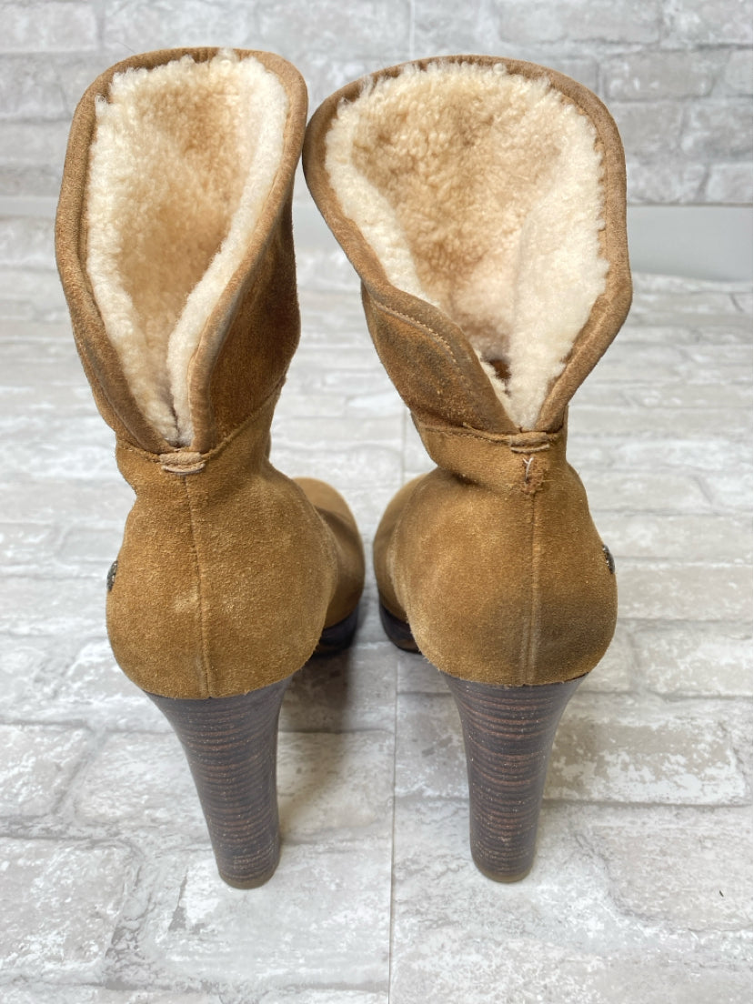 UGG Size 9.5 Camel Boots