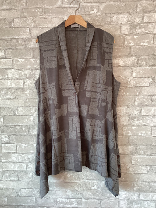 Terra Size XL Taupe Vest