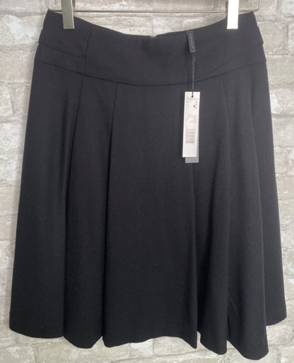 Elie Tahari Size 6 Black Skirts