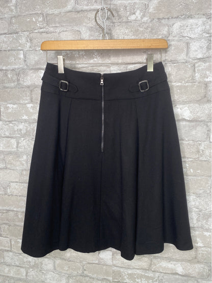 Elie Tahari Size 6 Black Skirts
