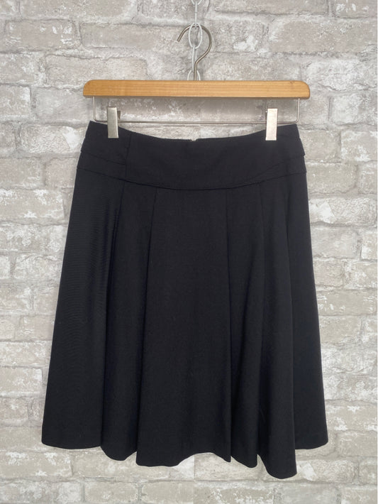 Elie Tahari Size S/6 Black Skirt